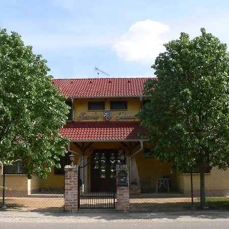 Cserke Panzio Studio Guest house *